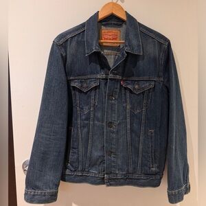 Levi’s Jean trucker jacket (unisex)